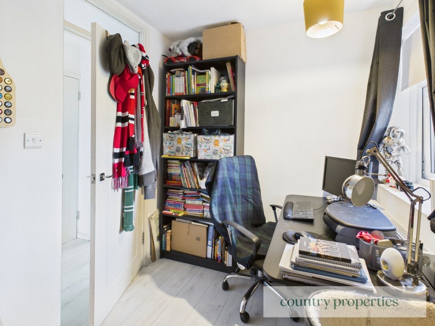 2 bedroom Flat for Sale Hedgebrooms, Welwyn Garden City, Hertfordshire