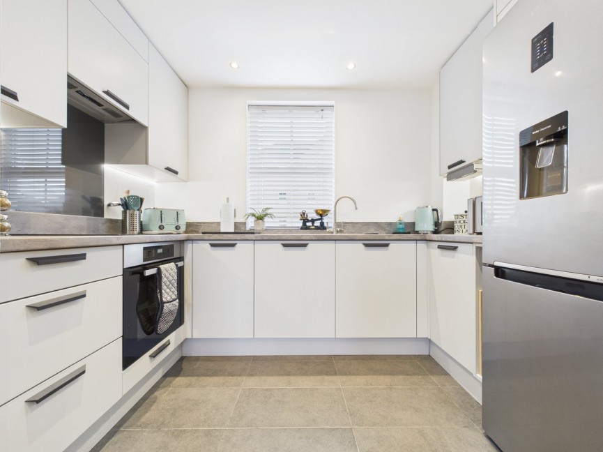 2 bedroom Flat for Sale Woodcock Road, Royston, Hertfordshire