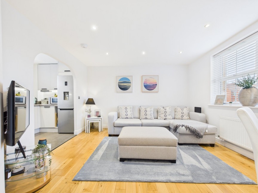 2 bedroom Flat for Sale Woodcock Road, Royston, Hertfordshire