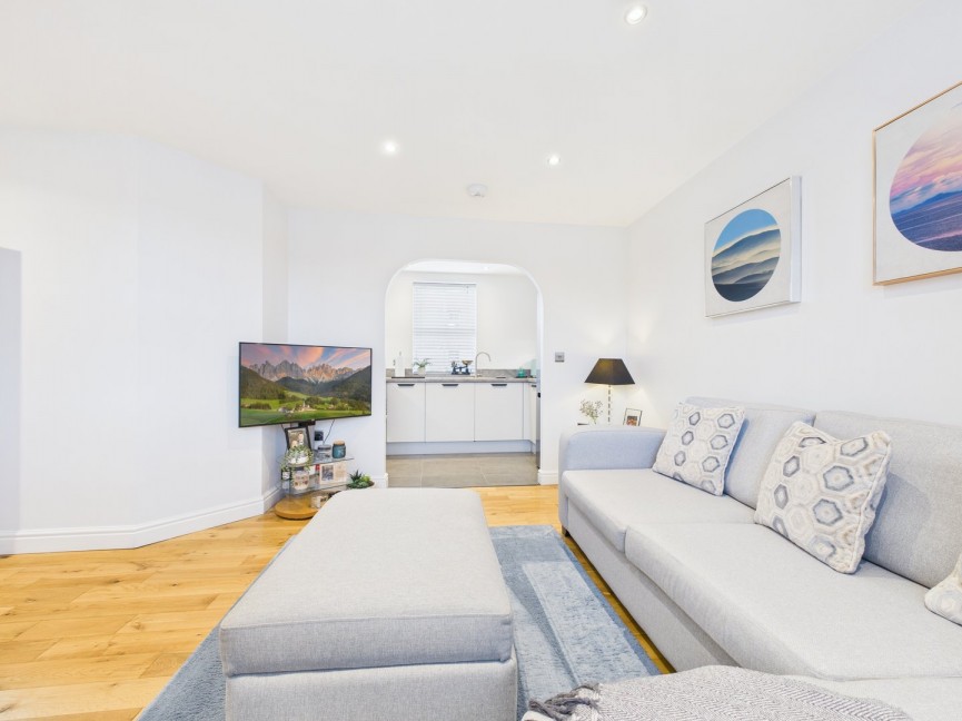 2 bedroom Flat for Sale Woodcock Road, Royston, Hertfordshire