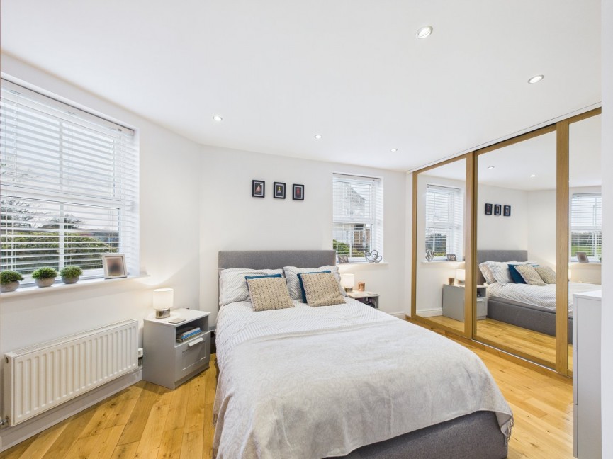 2 bedroom Flat for Sale Woodcock Road, Royston, Hertfordshire