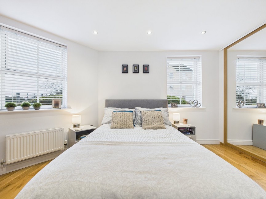 2 bedroom Flat for Sale Woodcock Road, Royston, Hertfordshire