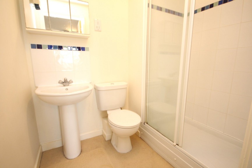 2 bedroom Flat for Sale Birds Hill, Letchworth Garden City, Hertfordshire