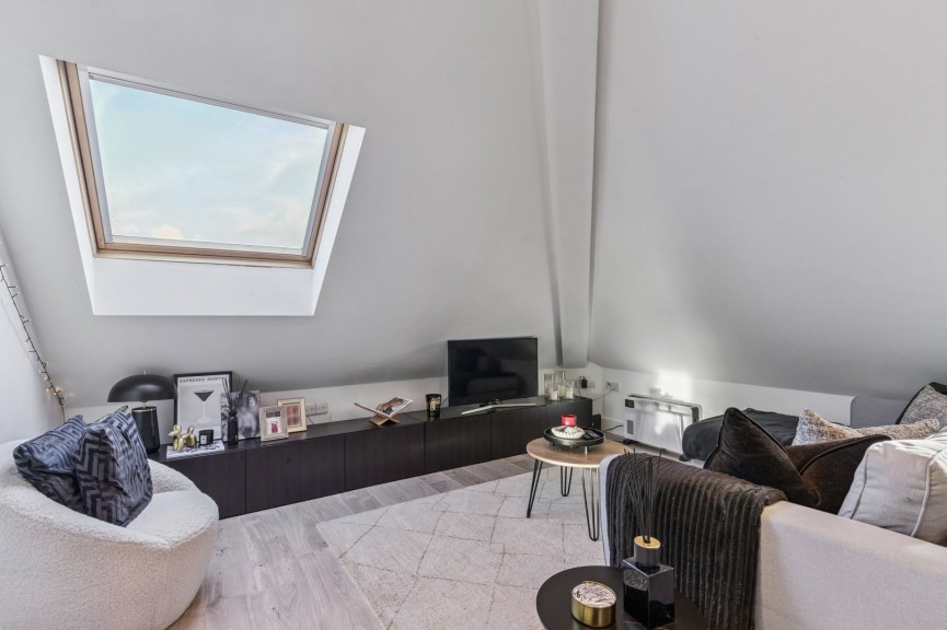 2 bedroom Flat for Sale Bancroft, Hitchin, Hertfordshire