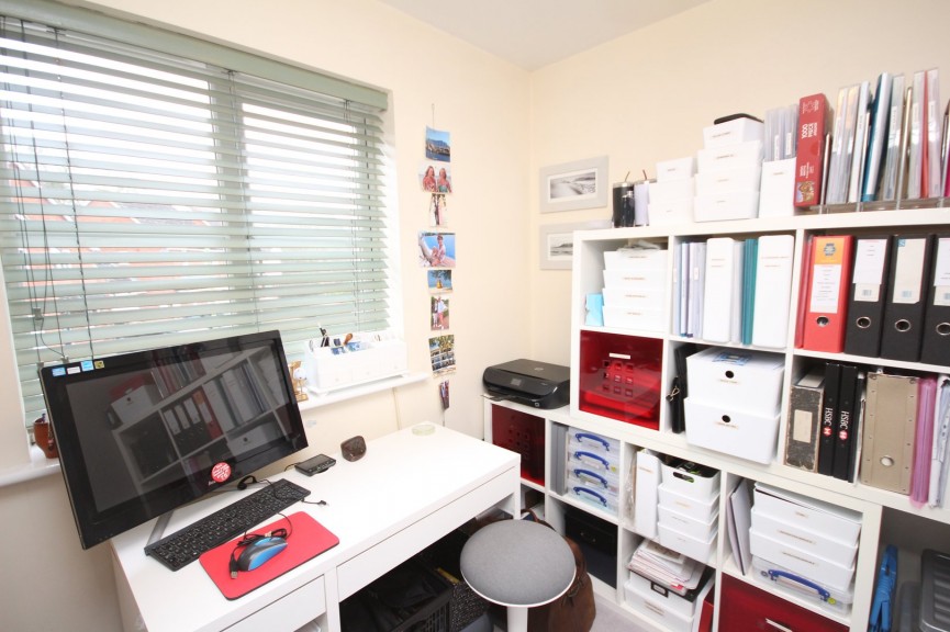 4 bedroom House for Sale Oaktree Close, Letchworth Garden City, Hertfordshire