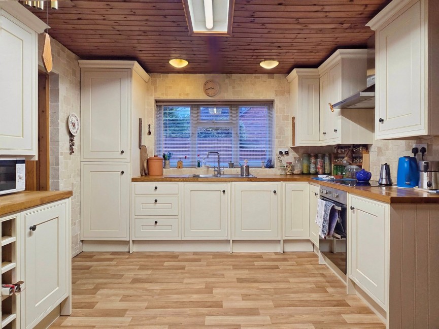 5 bedroom Bungalow for Sale Houghton Conquest, Bedfordshire