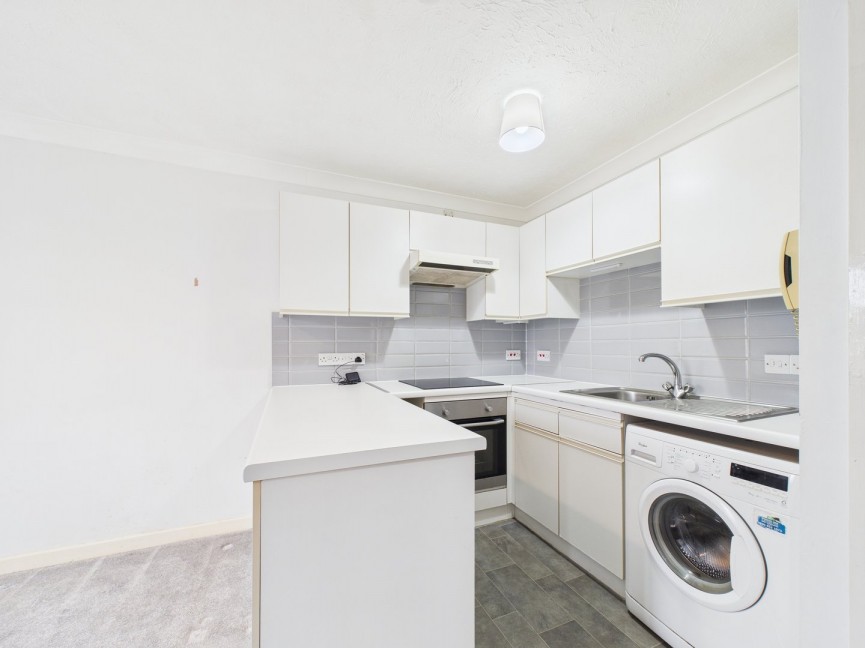 1 bedroom Flat for Sale Old Park Road, HITCHIN, Hertfordshire