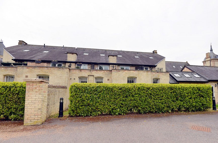 2 bedroom Flat for Sale Kingsley Avenue, Fairfield, Bedfordshire