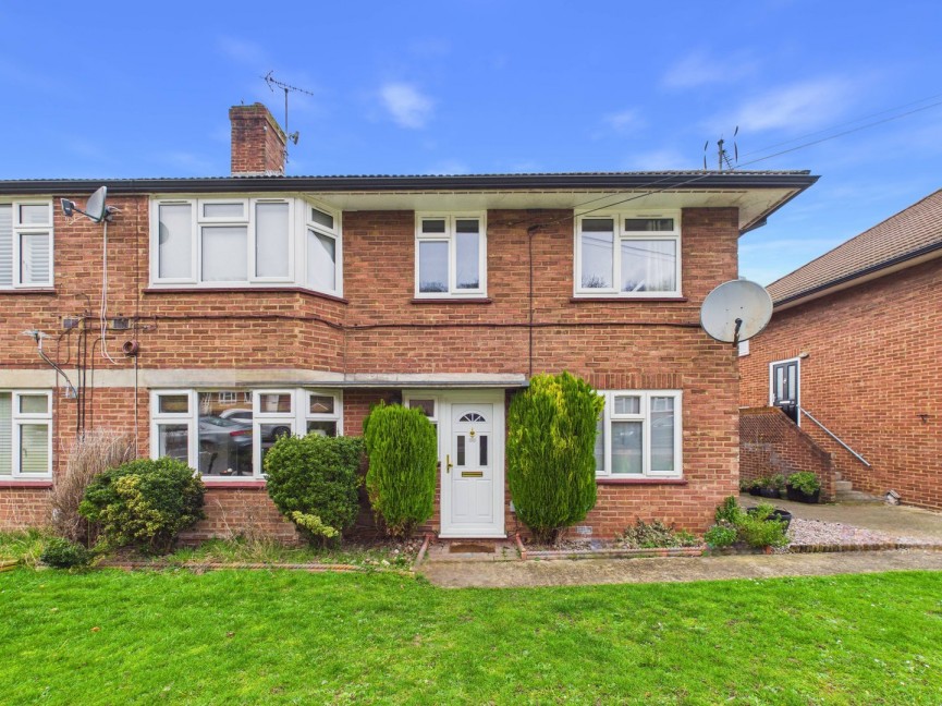 2 bedroom Flat for Sale Chiltern Road, Baldock, Hertfordshire