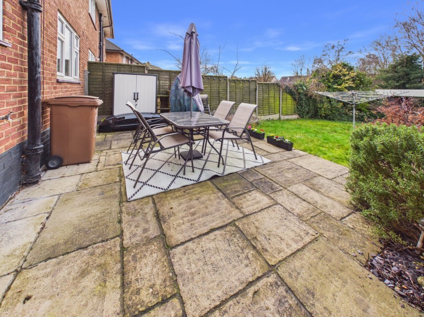 2 bedroom Flat for Sale Chiltern Road, Baldock, Hertfordshire