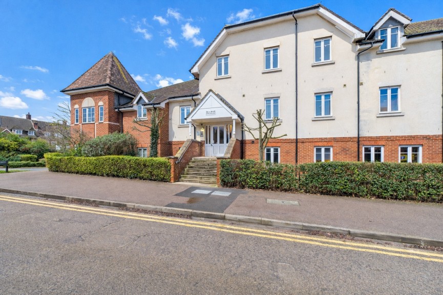 2 bedroom Flat for Sale Whinbush Road, Hitchin, Hertfordshire