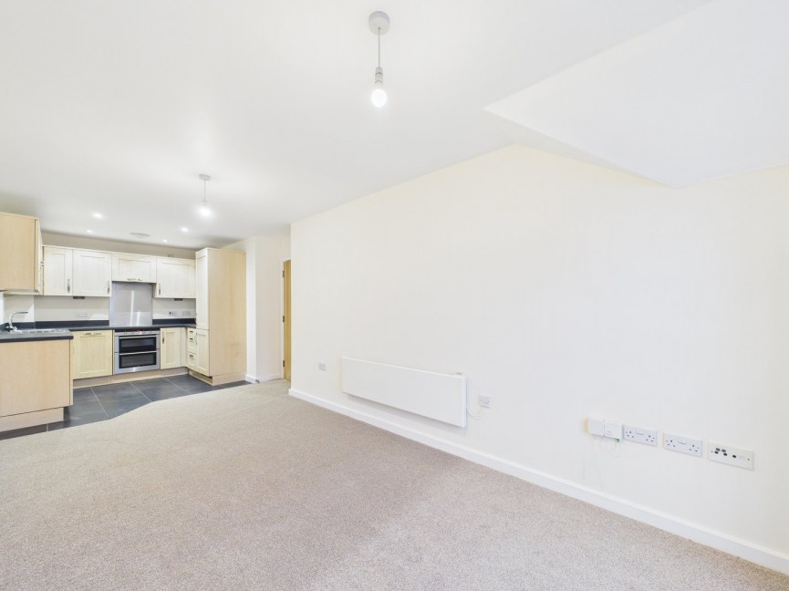 2 bedroom Flat for Sale Whinbush Road, Hitchin, Hertfordshire