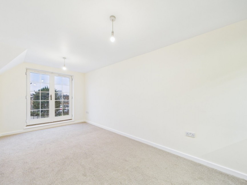 2 bedroom Flat for Sale Whinbush Road, Hitchin, Hertfordshire