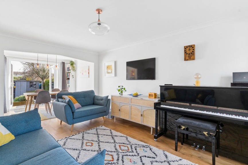 3 bedroom House for Sale Gibson Close, Hitchin, Hertfordshire