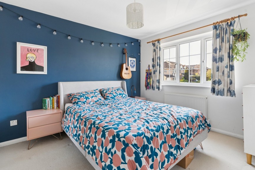 3 bedroom House for Sale Gibson Close, Hitchin, Hertfordshire