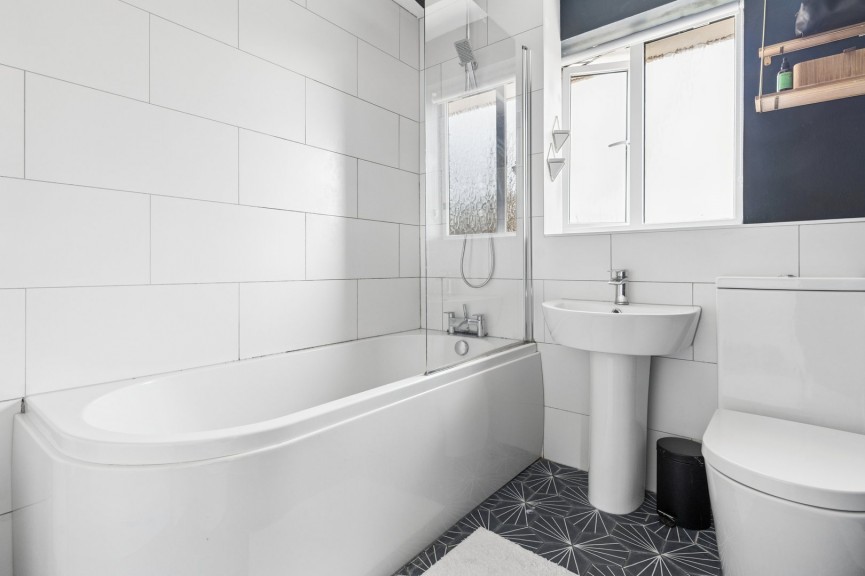 3 bedroom House for Sale Gibson Close, Hitchin, Hertfordshire