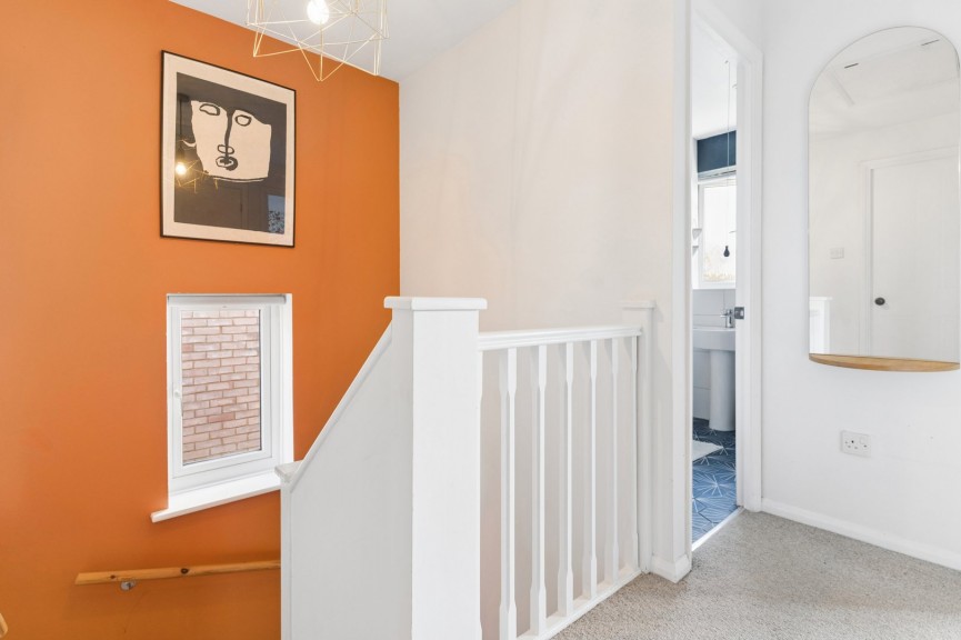 3 bedroom House for Sale Gibson Close, Hitchin, Hertfordshire