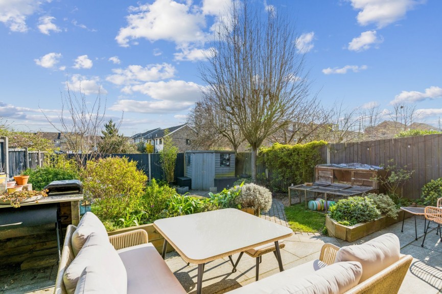 3 bedroom House for Sale Gibson Close, Hitchin, Hertfordshire