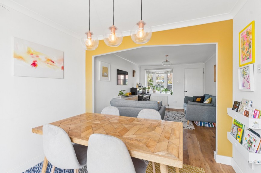 3 bedroom House for Sale Gibson Close, Hitchin, Hertfordshire