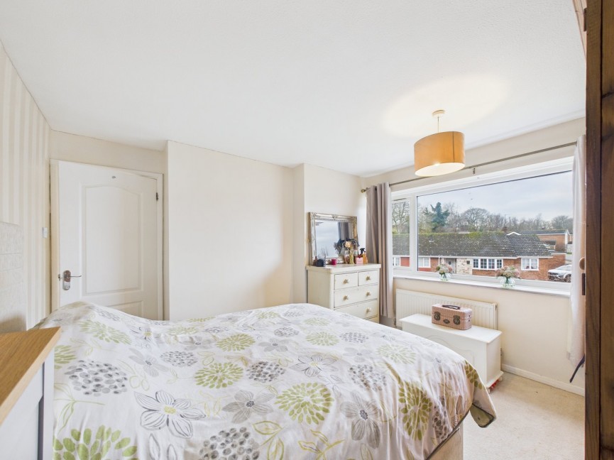 3 bedroom House for Sale Poplar Drive, Royston, Hertfordshire