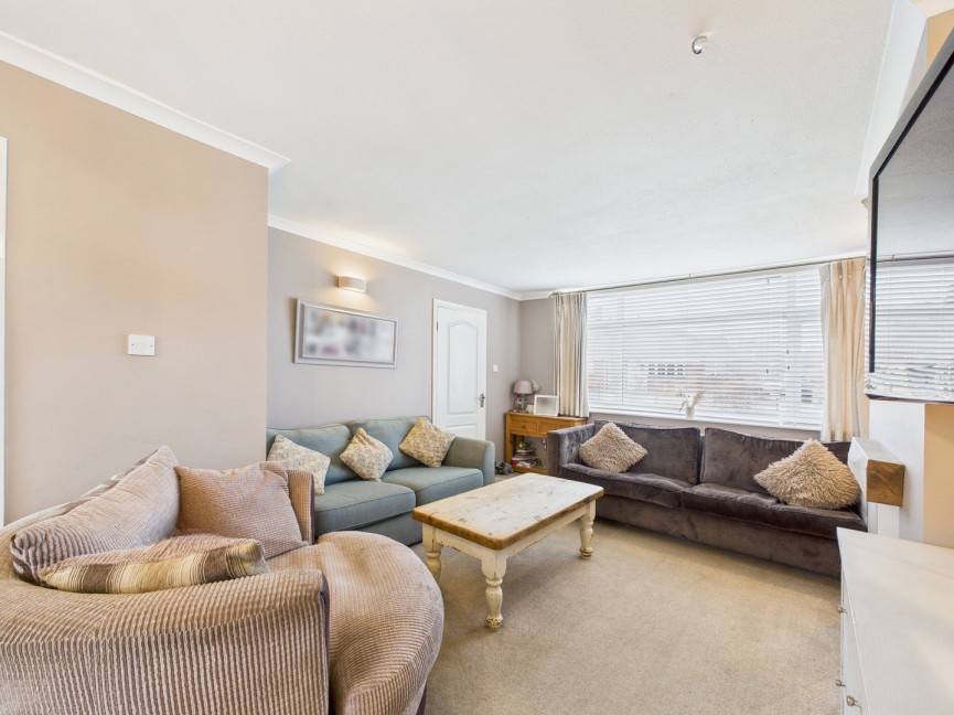 3 bedroom House for Sale Poplar Drive, Royston, Hertfordshire