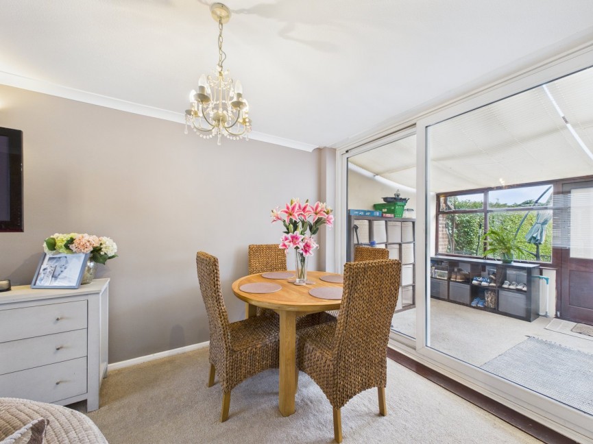 3 bedroom House for Sale Poplar Drive, Royston, Hertfordshire