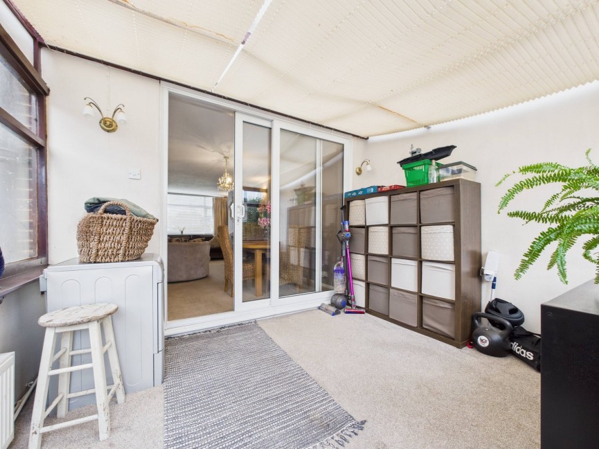 3 bedroom House for Sale Poplar Drive, Royston, Hertfordshire