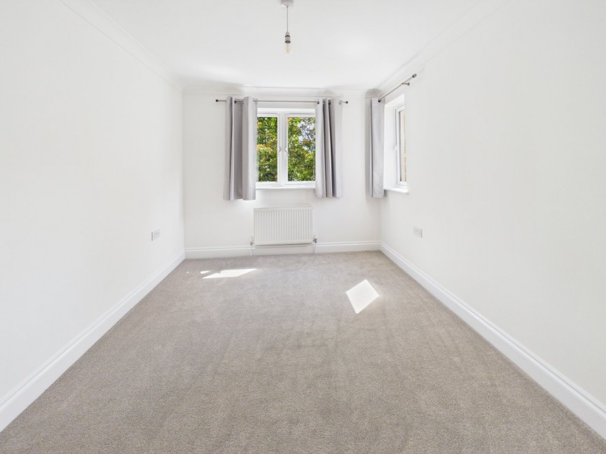 2 bedroom Flat for Sale Icknield Way, Baldock, Hertfordshire