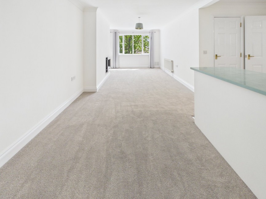 2 bedroom Flat for Sale Icknield Way, Baldock, Hertfordshire
