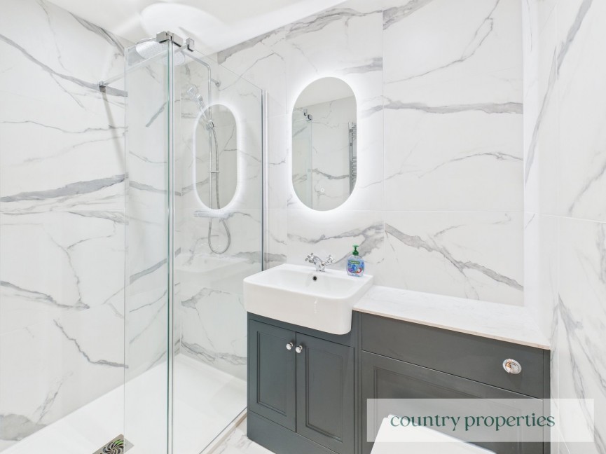 3 bedroom House for Sale Lowerfield, Welwyn Garden City, Hertfordshire