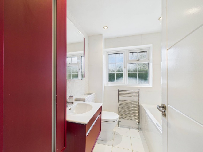 4 bedroom House for Sale Grange Close, Hitchin, Hertfordshire