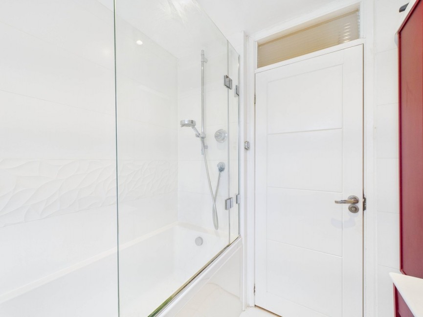 4 bedroom House for Sale Grange Close, Hitchin, Hertfordshire