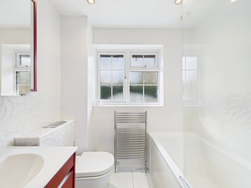 4 bedroom House for Sale Grange Close, Hitchin, Hertfordshire