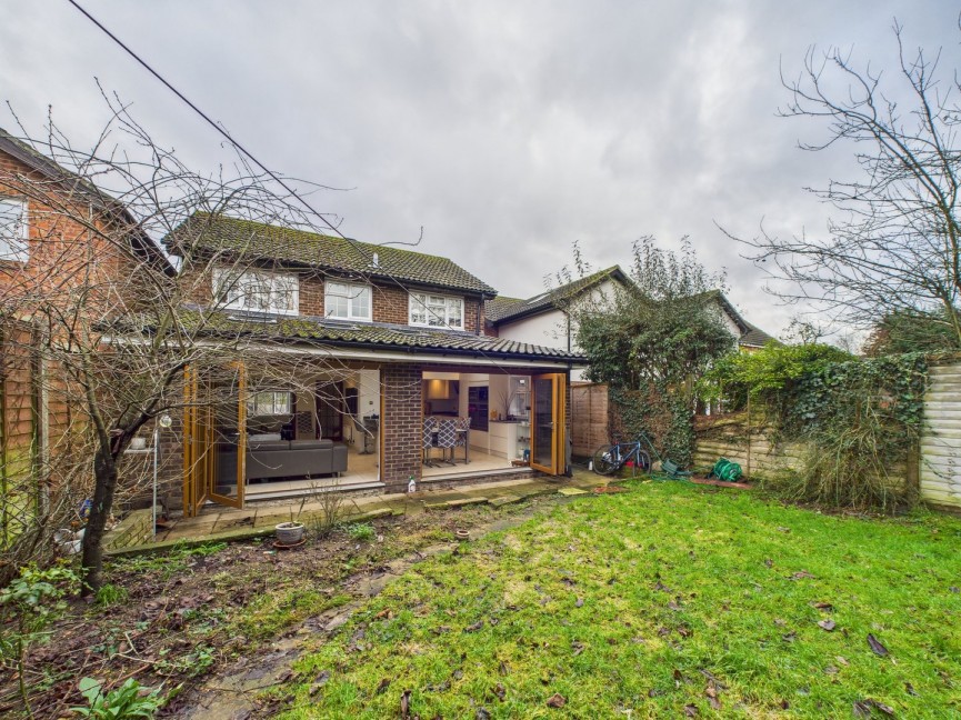 4 bedroom House for Sale Grange Close, Hitchin, Hertfordshire