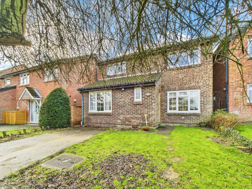 4 bedroom House for Sale Grange Close, Hitchin, Hertfordshire