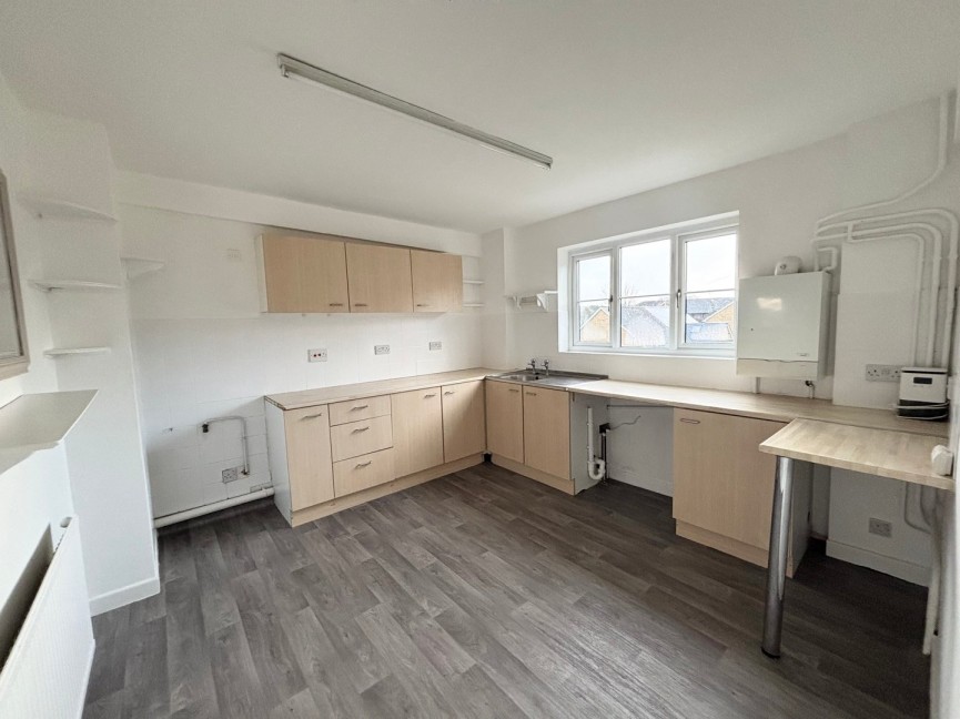 1 bedroom Flat for Letting Kneesworth Street, ROYSTON, Herts