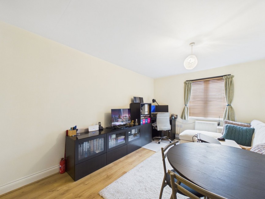 1 bedroom Flat for Sale Walsworth Road, HITCHIN, Hertfordshire