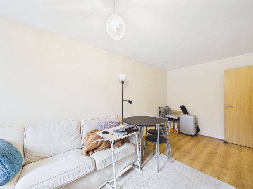 1 bedroom Flat for Sale Walsworth Road, HITCHIN, Hertfordshire