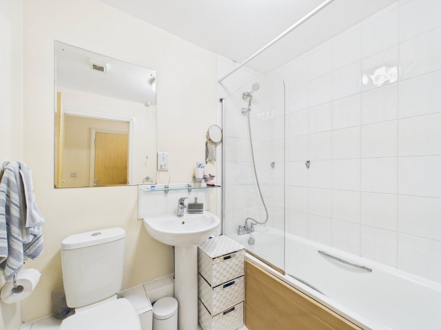 1 bedroom Flat for Sale Walsworth Road, HITCHIN, Hertfordshire