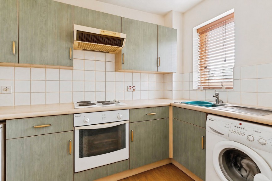 2 bedroom Flat for Sale Redoubt Close, Hitchin, Hertfordshire