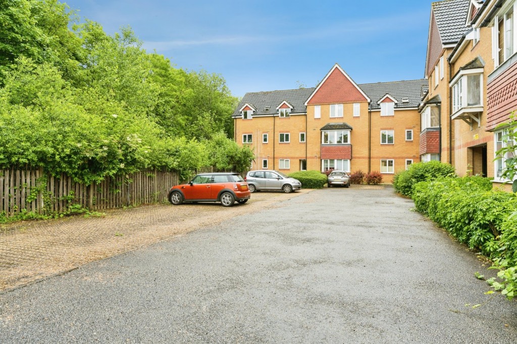 Redoubt Close, Hitchin, Hertfordshire