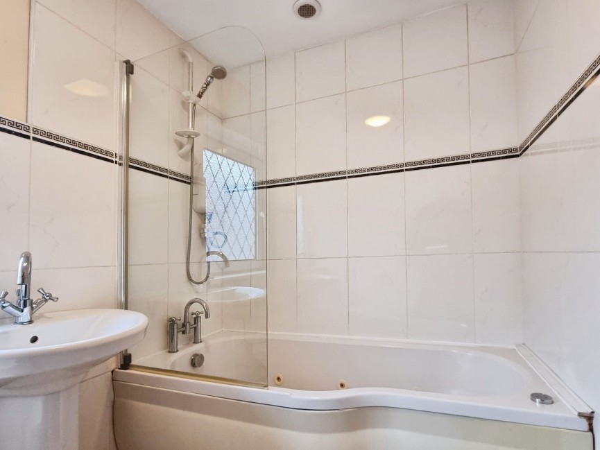 4 bedroom House for Sale Clophill, Bedfordshire