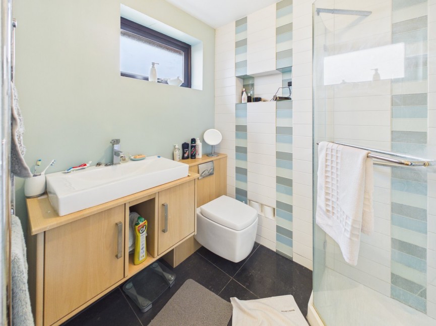 4 bedroom House for Sale Mountbatten Drive, Biggleswade, Bedfordshire