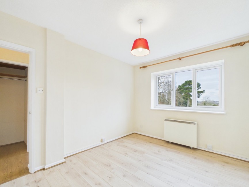 2 bedroom Flat for Sale The Avenue, Hitchin, Hertfordshire