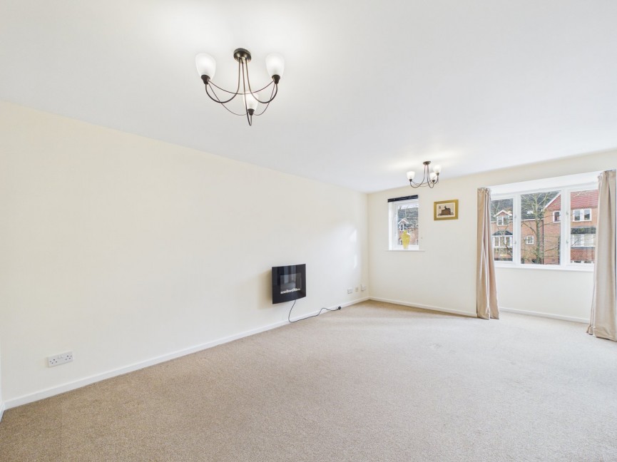 2 bedroom Flat for Sale Redoubt Close, Hitchin, Hertfordshire