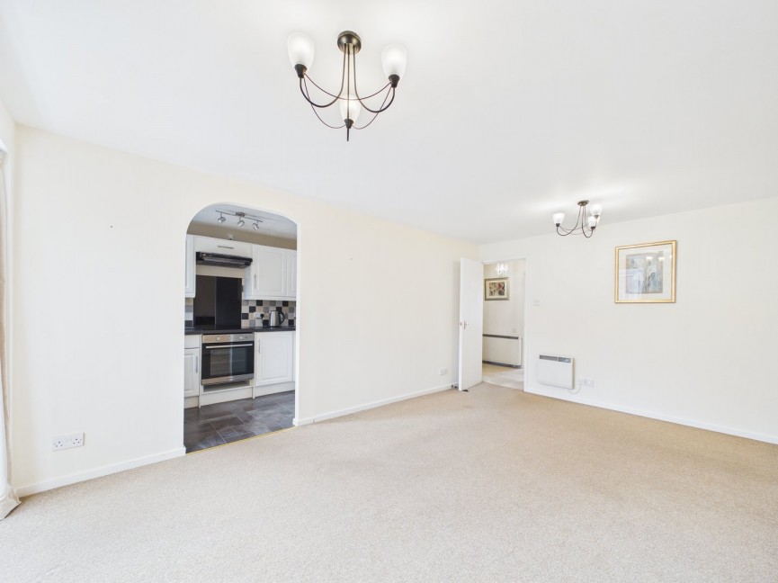 2 bedroom Flat for Sale Redoubt Close, Hitchin, Hertfordshire