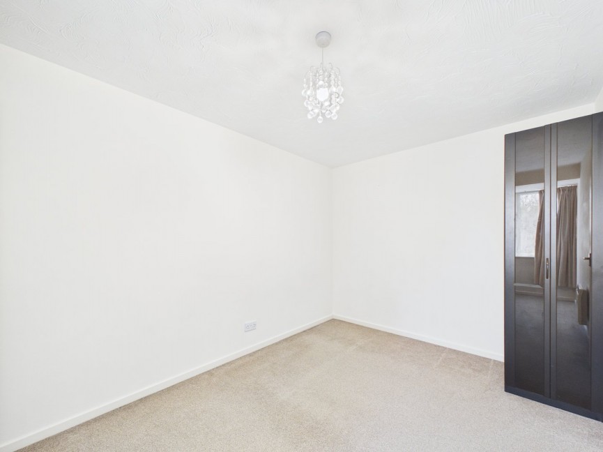 2 bedroom Flat for Sale Redoubt Close, Hitchin, Hertfordshire