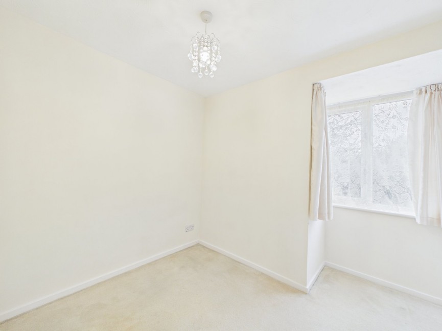 2 bedroom Flat for Sale Redoubt Close, Hitchin, Hertfordshire