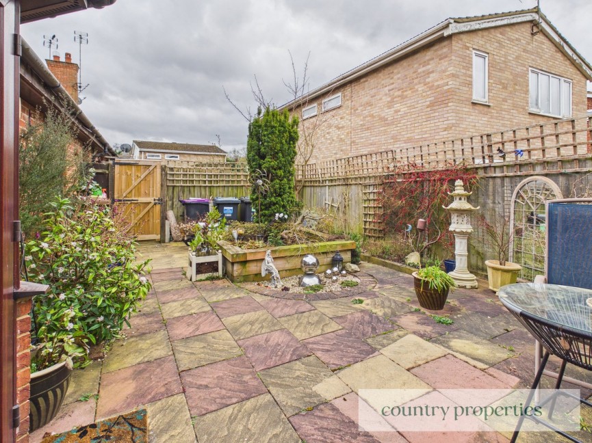 2 bedroom Bungalow for Sale Beechcroft, Datchworth, Hertfordshire