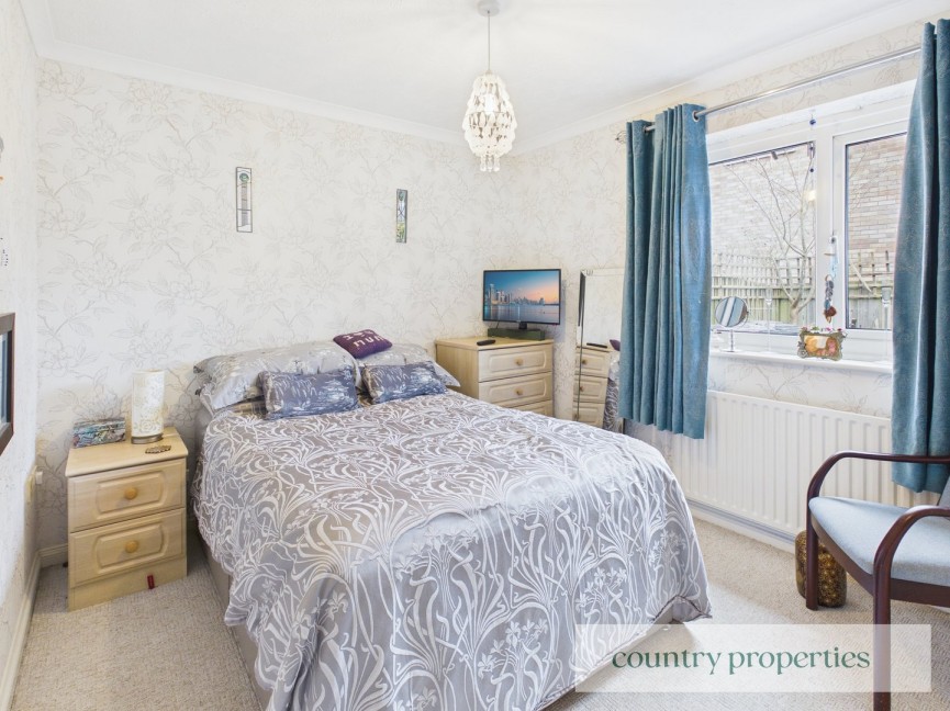 2 bedroom Bungalow for Sale Beechcroft, Datchworth, Hertfordshire